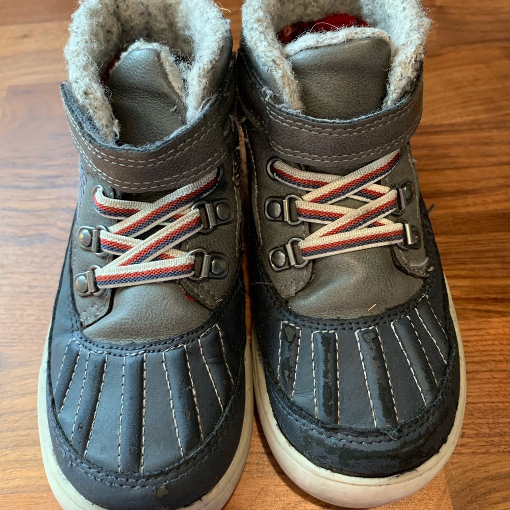 Toddler size 9 Cat & Jack Boots